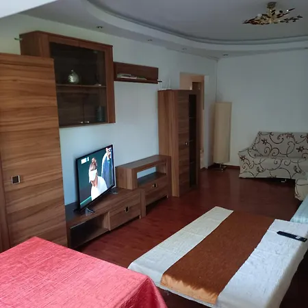 Adi's Apparthotel アパート *